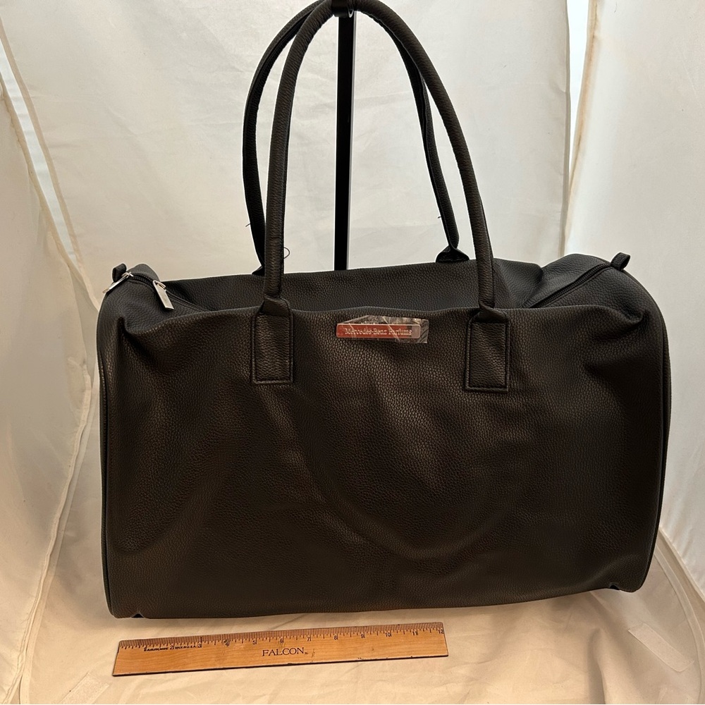 Duffel bag w MERCEDES BENZ logo , zip top, folds flat. Limited edition Promo NWT